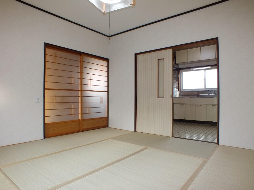 ●中村貸家2号棟の居間写真