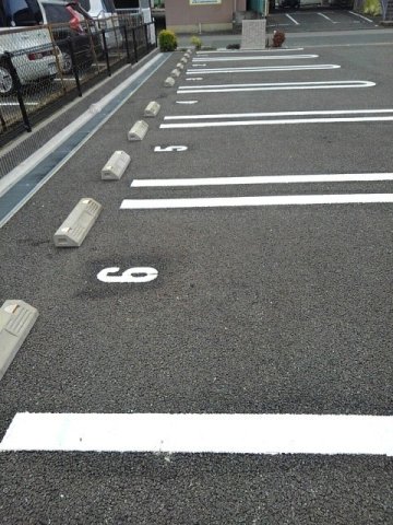 駐車場　駐車スペースもあります