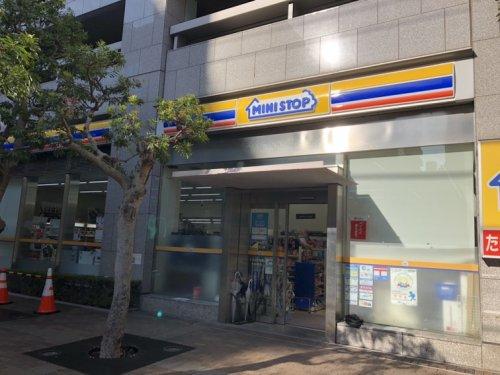 コンビニ　ミニストップ新宿花園通り店（コンビニ）まで179m