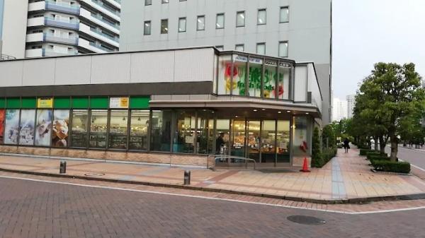 スーパー　プラザ栄光生鮮館ポートサイド店（スーパー）まで831m