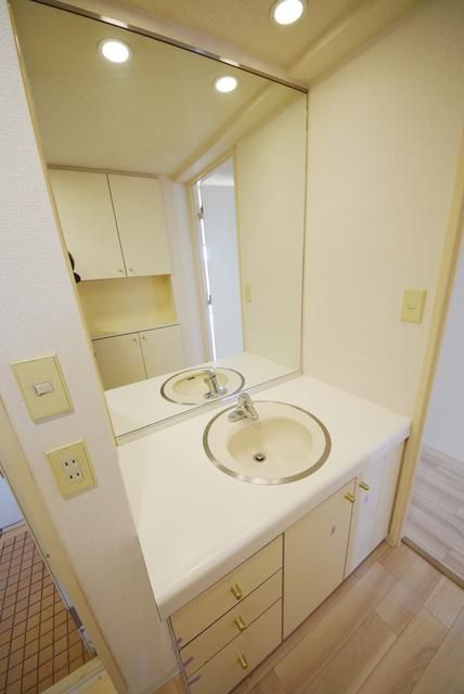 洗面設備　★朝の身支度に嬉しい独立洗面台★