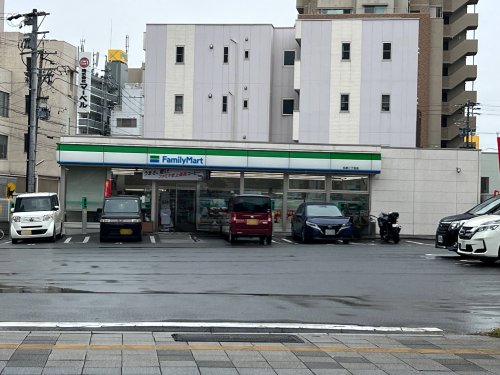 コンビニ　ファミリーマート　松原二丁目店（コンビニ）まで538m