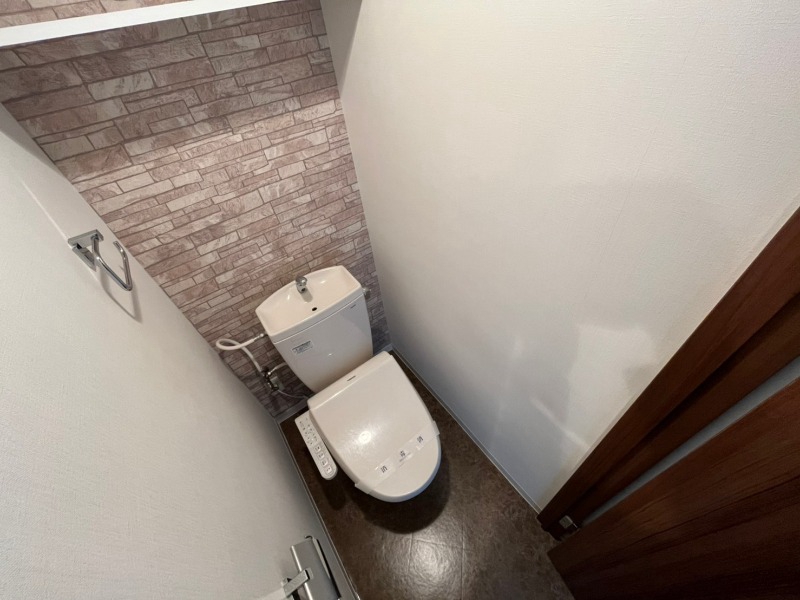 トイレ　トイレです。お洒落なクロスが使われていました！