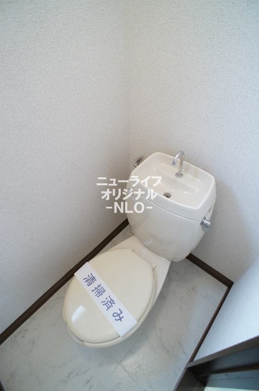 トイレ　バス・トイレ別設計なので清潔で快適です☆