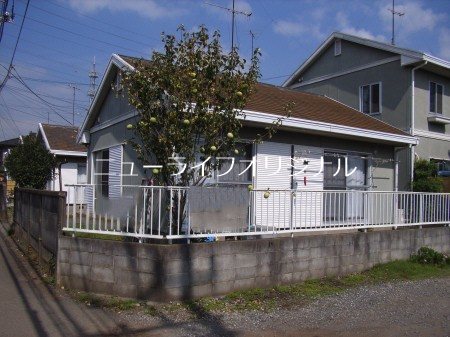 建物外観　☆上下階や隣戸の生活音を気にせず過ごせる平屋戸建て☆