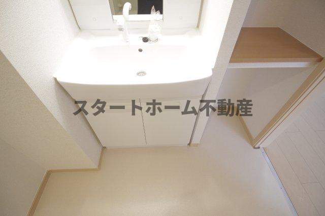 洗面設備　広い洗面スペース