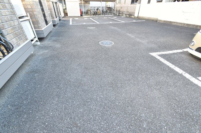 駐車場　敷地内駐車場