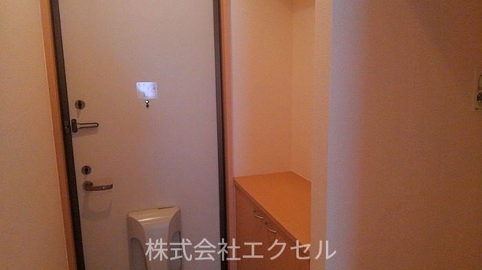 玄関　シューズボックス完備の玄関です。