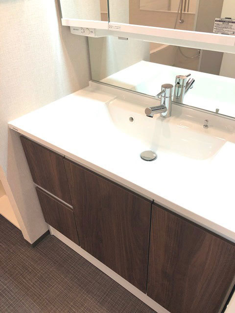 洗面設備　※写真は同タイプ住戸です。