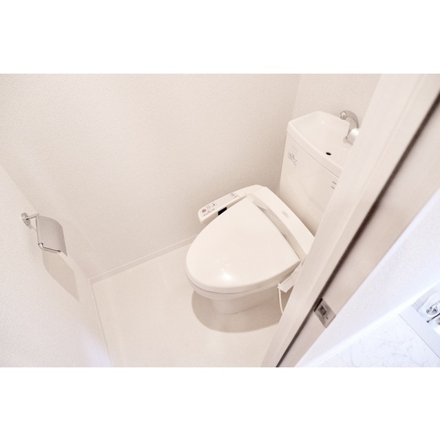 トイレ　※同タイプ別部屋写真