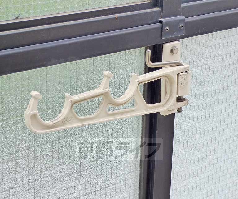 バルコニー　物干し竿受けです。