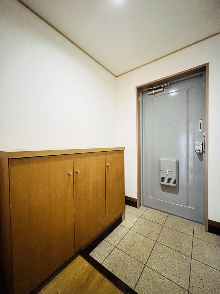 玄関　別部屋写真
