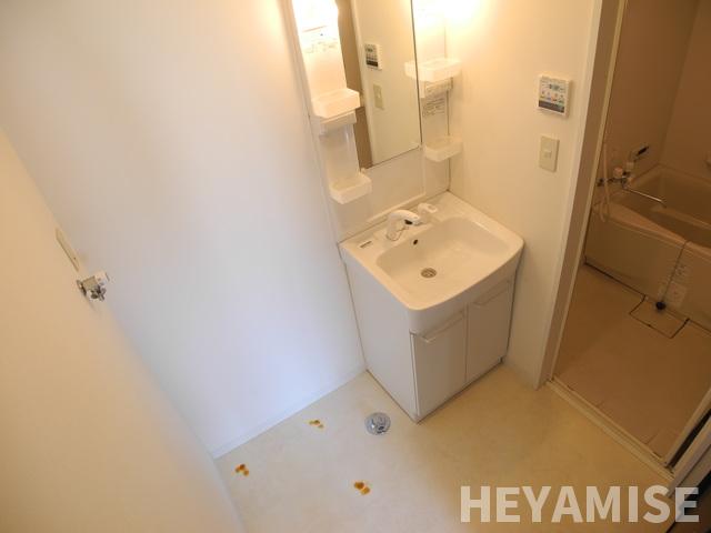 洗面設備　※同間取りの別の階のお部屋の写真です※