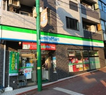 コンビニ　ファミリーマート大田上池台店（コンビニ）まで215m