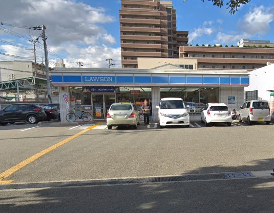 コンビニ　ローソン 東灘本山南町三丁目店（コンビニ）まで530m