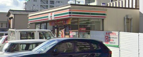 コンビニ　セブンイレブン 久留米市役所前店（コンビニ）まで674m