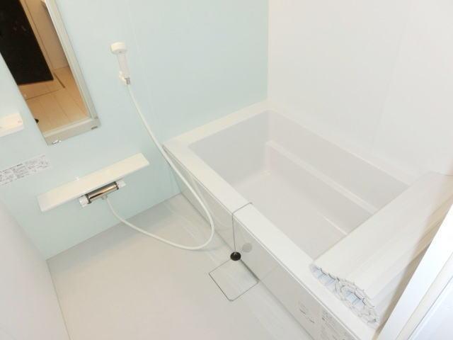 バス・シャワールーム　浴槽ひろびろ♪