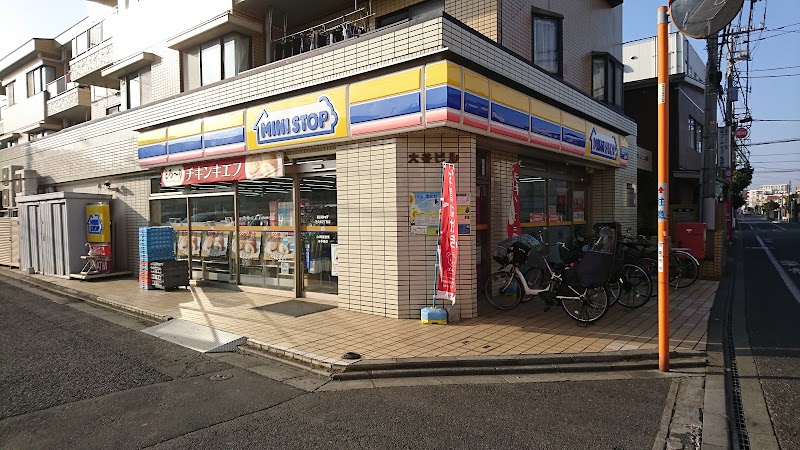 コンビニ　ミニストップ 芝久保2丁目店（コンビニ）まで654m