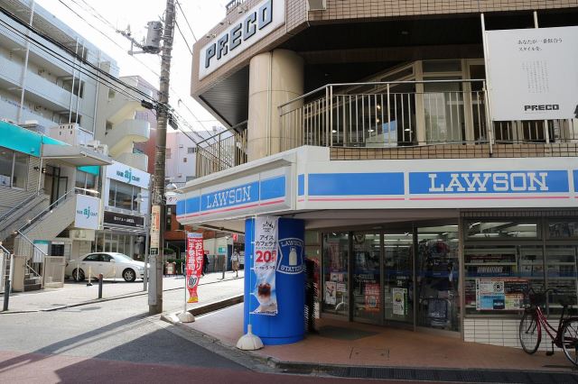 コンビニ　ローソン（コンビニ）まで520m