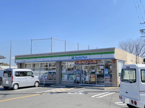 コンビニ　ファミリーマート 岸和田畑町店（コンビニ）まで599m