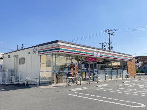 コンビニ　セブンイレブン 岸和田土生町8丁目店（コンビニ）まで711m