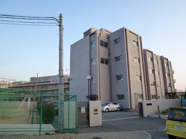 小学校　宝塚市立　長尾小学校（小学校）まで414m