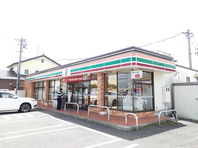 コンビニ　セブンイレブン　下小針天神１店（コンビニ）まで200m