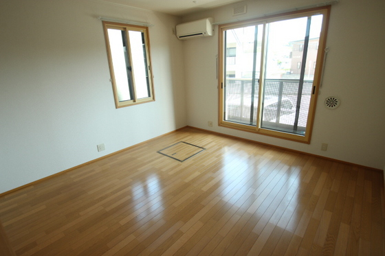 居室・リビング　※別部屋の写真です