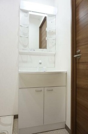 洗面設備　嬉しい独立洗面台付き。