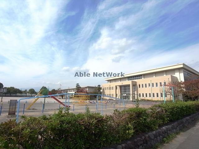 小学校　本巣市立真桑小学校（小学校）まで2321m