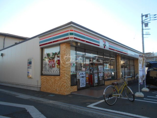 コンビニ　セブン-イレブン小田原蓮正寺店（コンビニ）まで398m