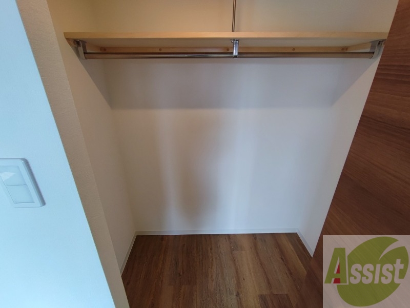 収納　寝室の収納です。部屋がすっきり片付きます。