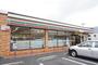 コンビニ　セブンイレブン 足立伊興番田店（コンビニ）まで354m