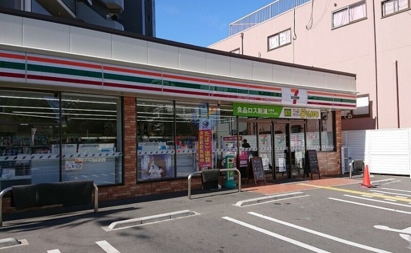 コンビニ　セブンイレブン吹田豊二店（コンビニ）まで388m