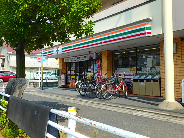 コンビニ　セブンイレブン市川塩焼店（コンビニ）まで736m