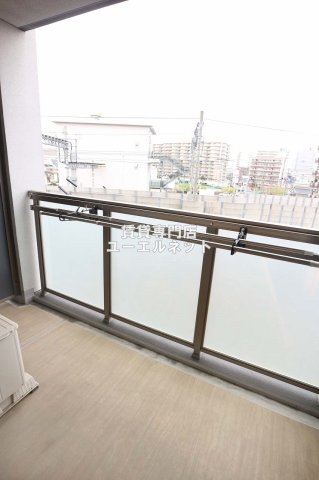 バルコニー　バルコニー付きで採光＆風通し良好！