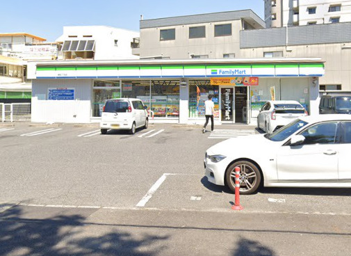 コンビニ　ファミリーマート 城西二丁目店（コンビニ）まで537m