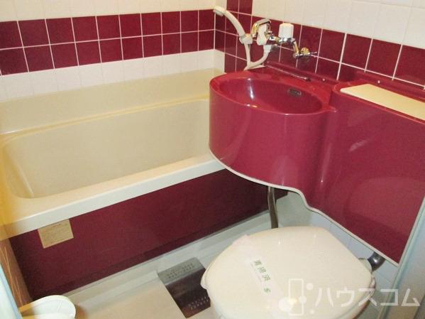 ＪＲ東海道本線 新大阪駅 徒歩7分 14階建 築38年のトイレ写真