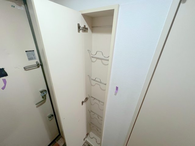 収納　大きいシューズボックスは靴がいっぱい入れれますね。
