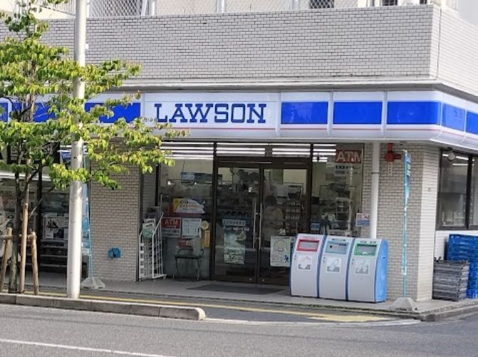 コンビニ　ローソン 光町一丁目店（コンビニ）まで582m