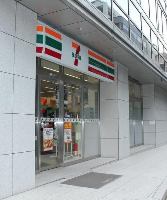 コンビニ　セブンイレブン　日本橋堀留町2丁目店（コンビニ）まで77m