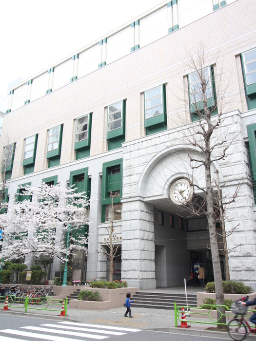 小学校　中央区立日本橋小学校（小学校）まで642m