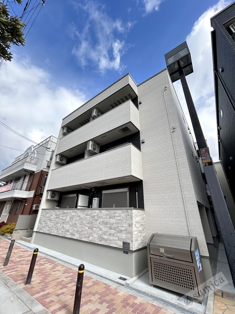 エントランス　同メーカーの建物です。ご参考までに。