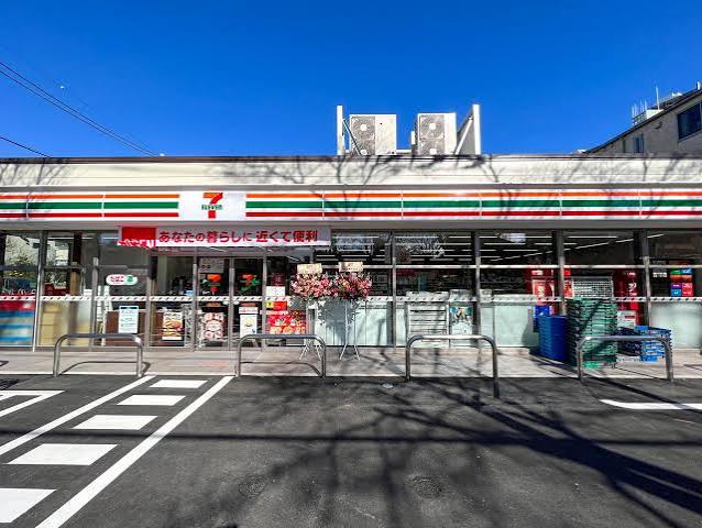 コンビニ　セブンイレブン 三鷹駅南通り店（コンビニ）まで88m