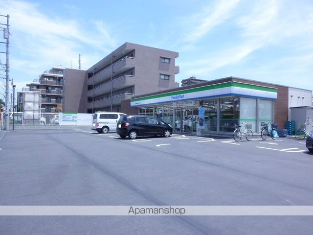 コンビニ　ファミリーマート（コンビニ）まで518m