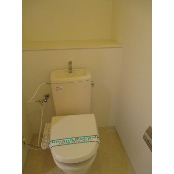 トイレ　※写真は同じマンションの違う部屋のものになります。
