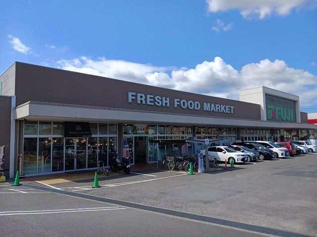 コンビニ　フジ南久米店様（コンビニ）まで550m