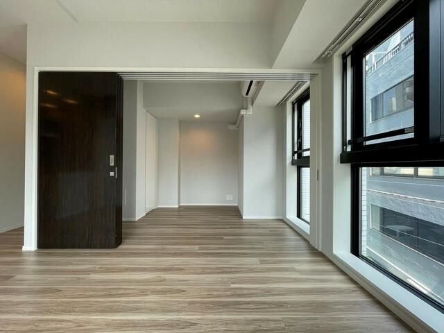 居室・リビング　同部屋家具無し