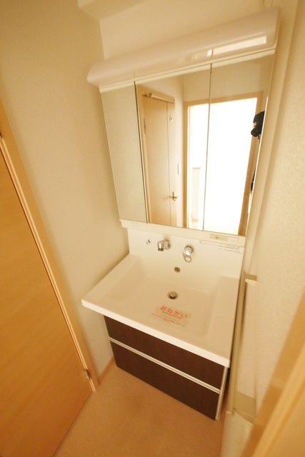 洗面設備　★人気の独立洗髪洗面化粧台で朝の準備にも便利ですね★