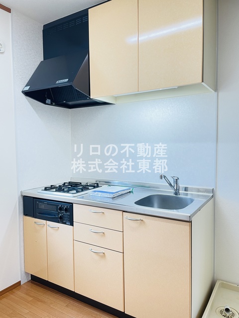 キッチン　上下に収納あり！使い勝手の良いキッチンです！！